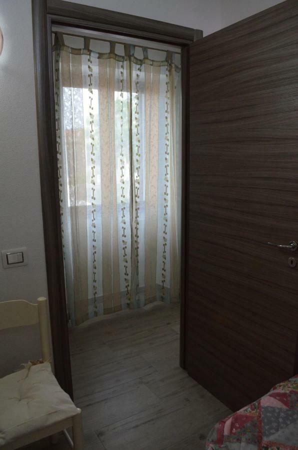 Appartamento Vacanza Da Luisa San Giovanni Suèrgiu Extérieur photo